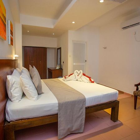 Hotel Lucky Seven Hikkaduwa Exterior foto