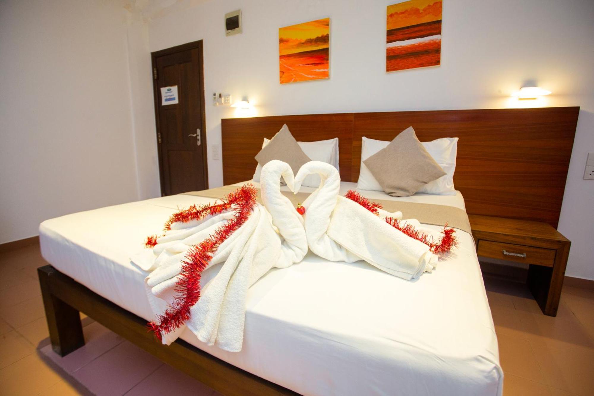 Hotel Lucky Seven Hikkaduwa Exterior foto