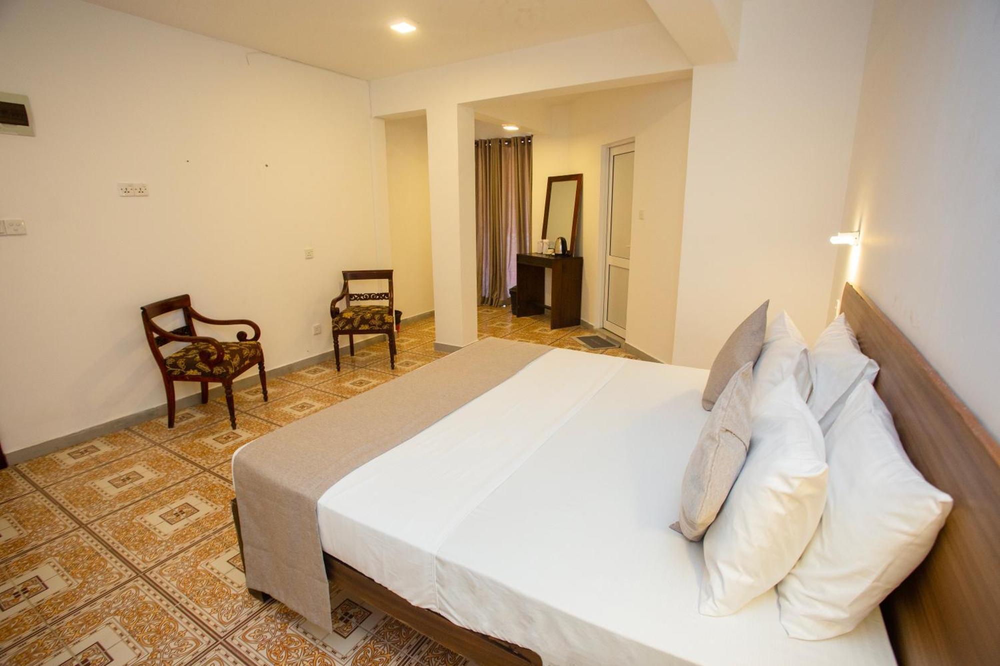 Hotel Lucky Seven Hikkaduwa Exterior foto