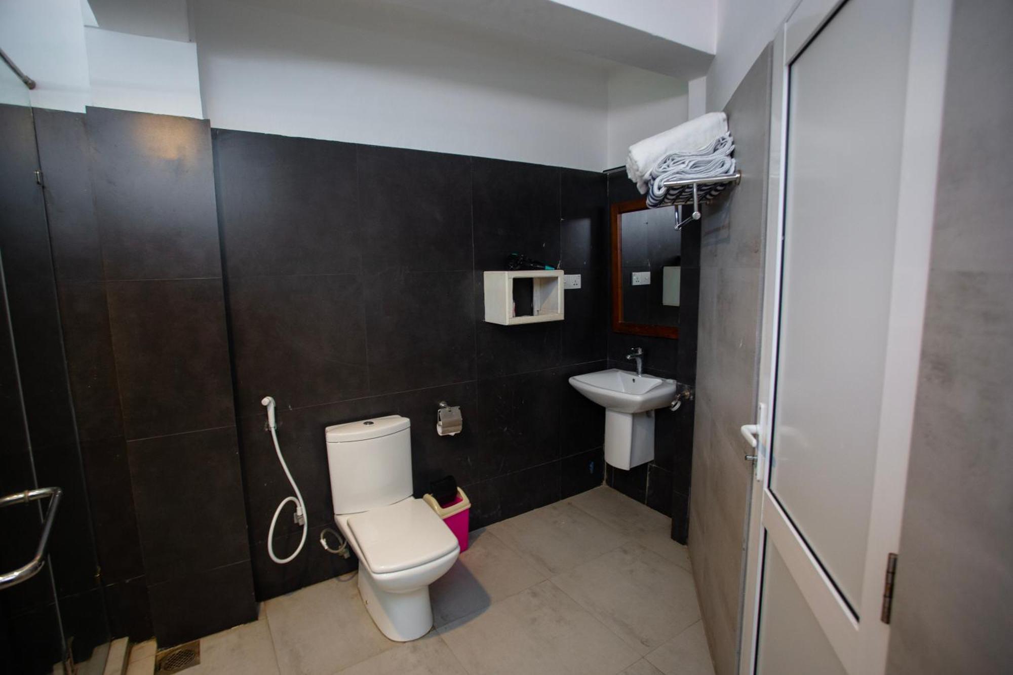 Hotel Lucky Seven Hikkaduwa Exterior foto